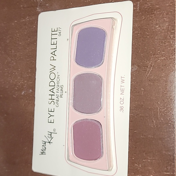 Mary Kay Other - Mary Kay Eye Shadow Palette Great Fashion Plums 0477 .36 oz. NIP Retired Stock